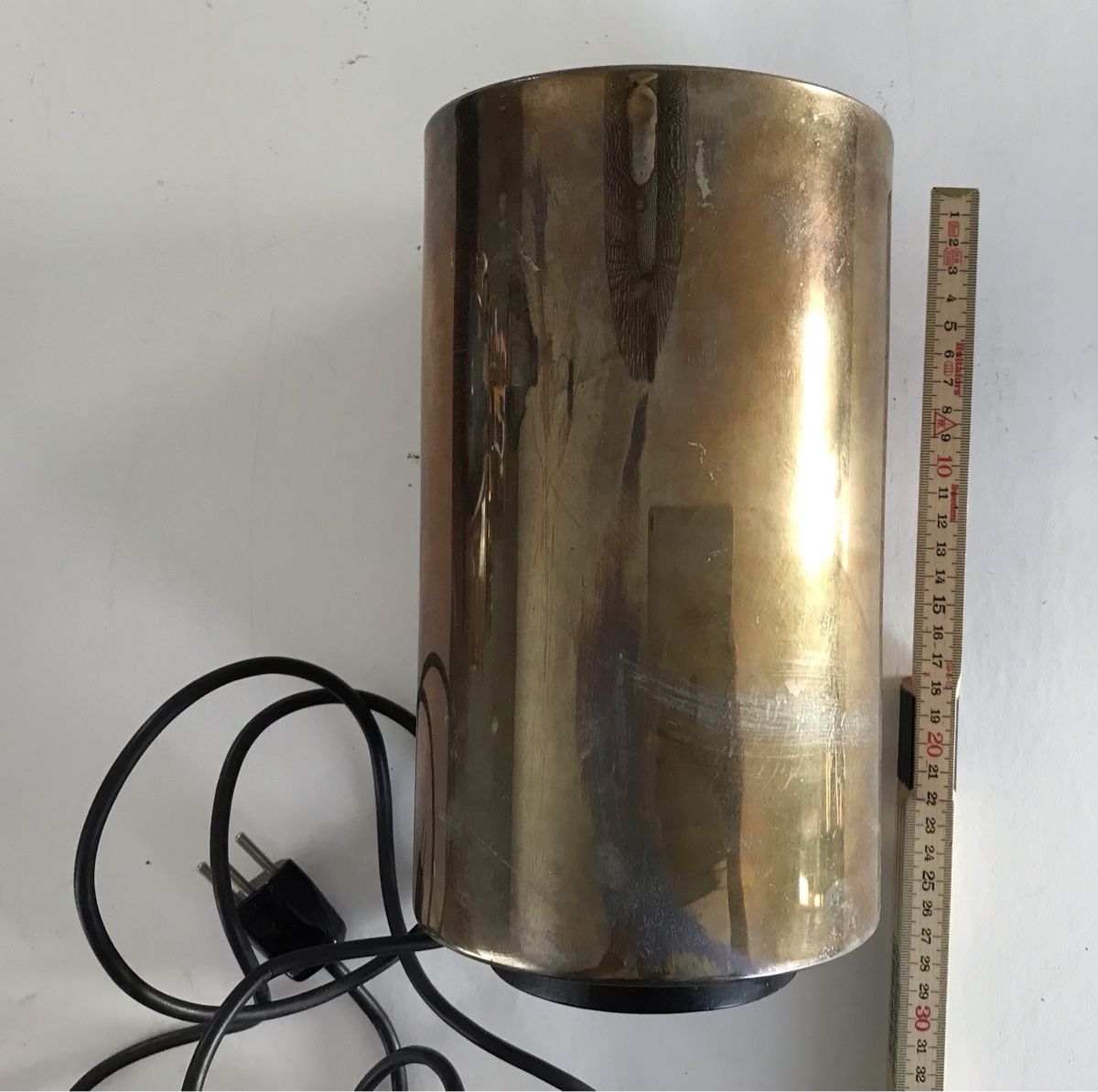 Lampade: Lampe de table cylindrique vintage métallique patiné, 1970 – Usato da Penthaz venduto da Petrus45 7