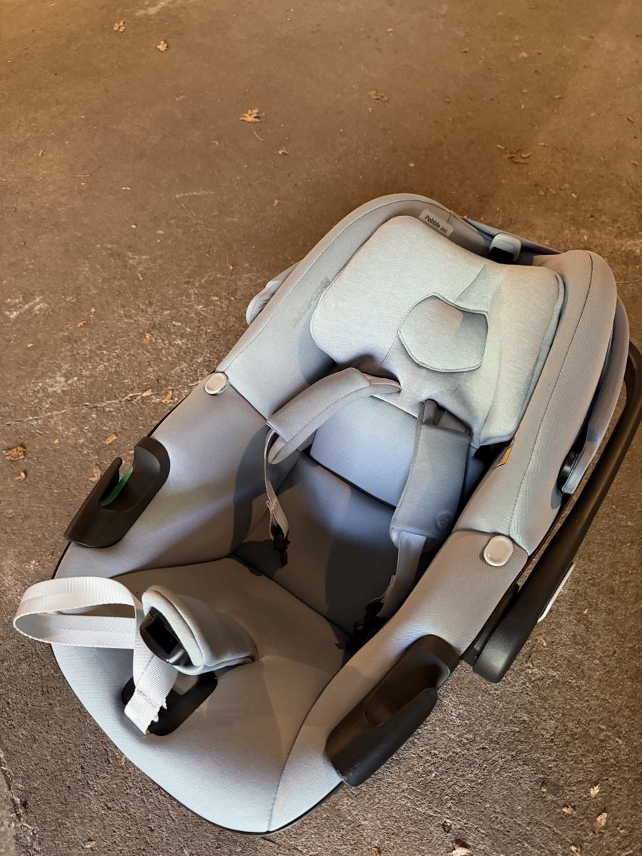 Maxi-Cosi Seggiolini per auto: Babyschale Maxi-Cosi Pebble 360 + Isofix Basis – Usato da Baden venduto da ssi_6jxz