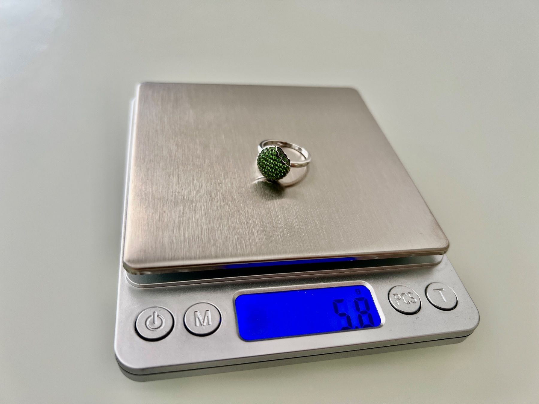 Boucheron Ringe: Bague Boucheron "Tentation Macaron", ornée de Tsavorites. – Neu (gemäss Beschreibung) aus Geneve von iBest 9
