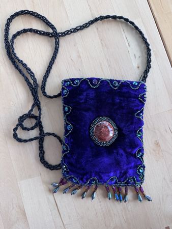 Lila Samt Abendtasche mit Perlen, Vintage Stil,Top!