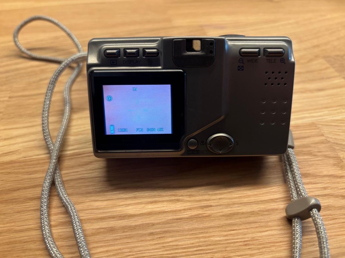 Minolta Fotocamera: Konica Minolta DiMAGE G500 – Usato da Küttigen venduto da Gabrielle1607 2