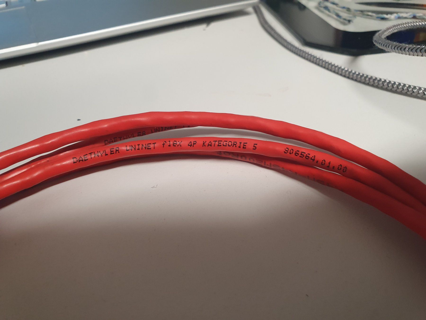 Dätwyler Kabel: Netzwerkkabel Patchkabel Cat5 kat5 Rj45 UKV 2m uninet 5502 – Gebraucht aus Zürich von Alibaba1234 1