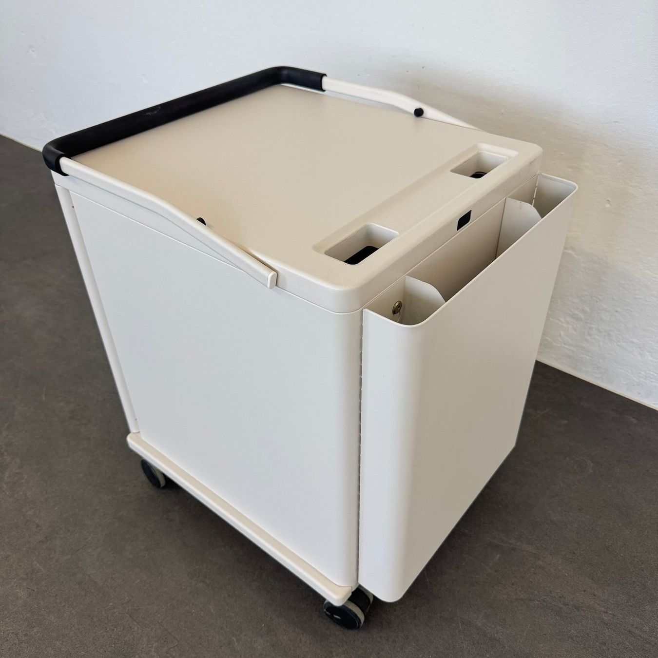 Vitra Armoires: Vitra Storage Drucker-Caddy mit Schlüssel – D'occasion à Schönenwerd par mcofficeshop 6