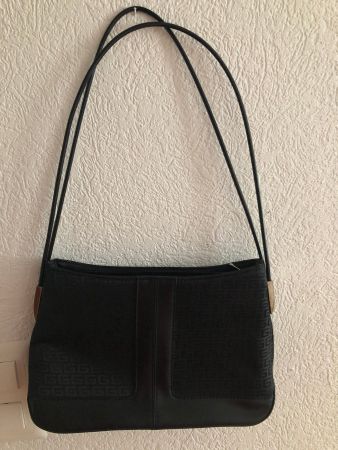 Handtasche, Schultertasche / schwarz