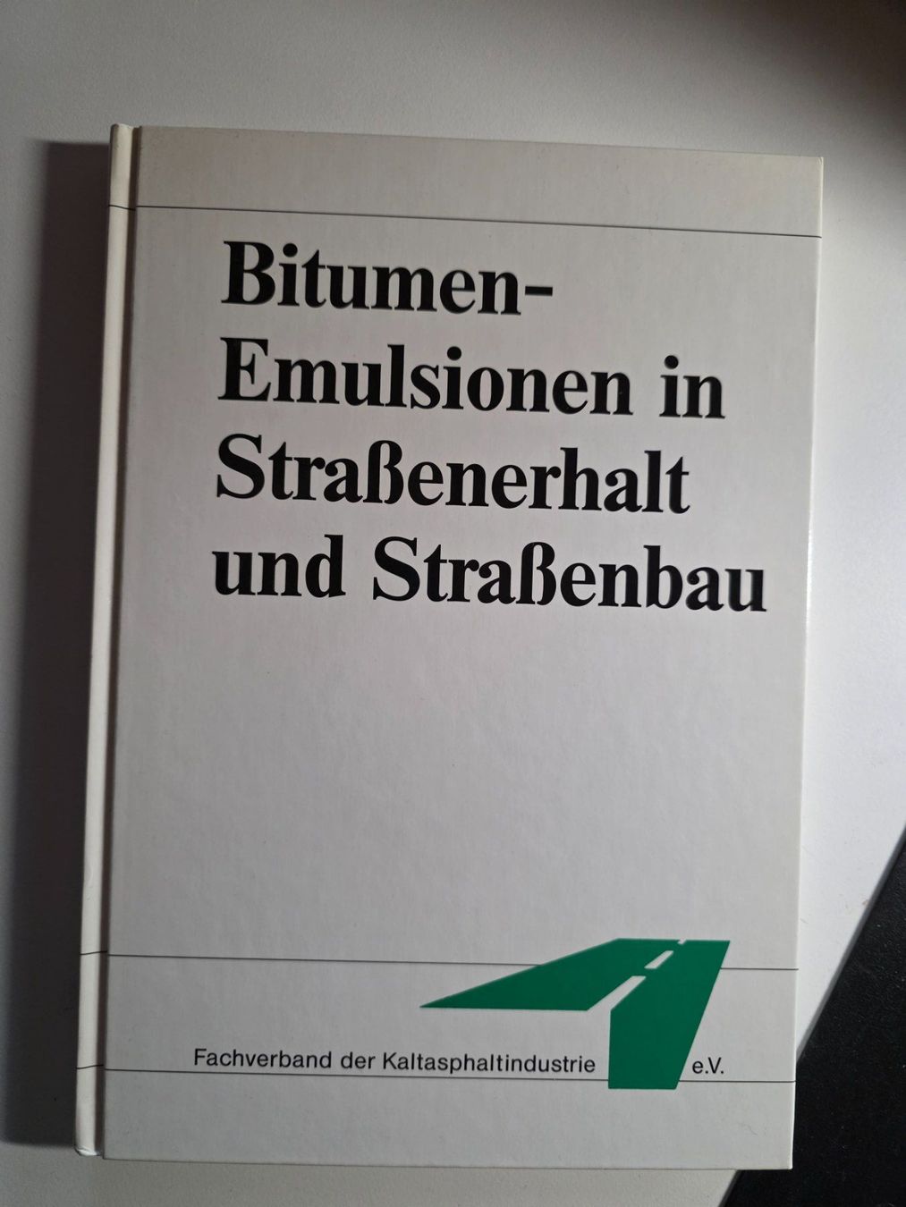 Libri: Bitumen-Emulsionen in Strassenunterhalt -bau - 1994 – Usato da Walterswil BE venduto da Lonitti