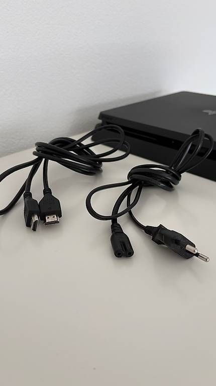 Sony Consoles: Sony PS4 Slim 1TB – D'occasion à Bellinzona par Zapatou 4