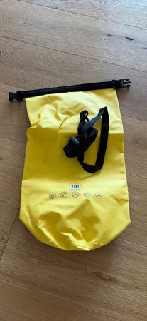 Drybag wasserdicht 10L gelb wie neu mit Trageriemen