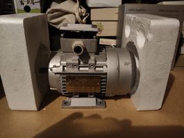 moteur 0.12 kw