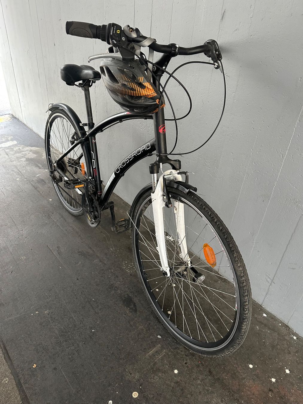 Biciclette: Fahrrad mit Helm – Usato da Zug venduto da uri_z6fm 5
