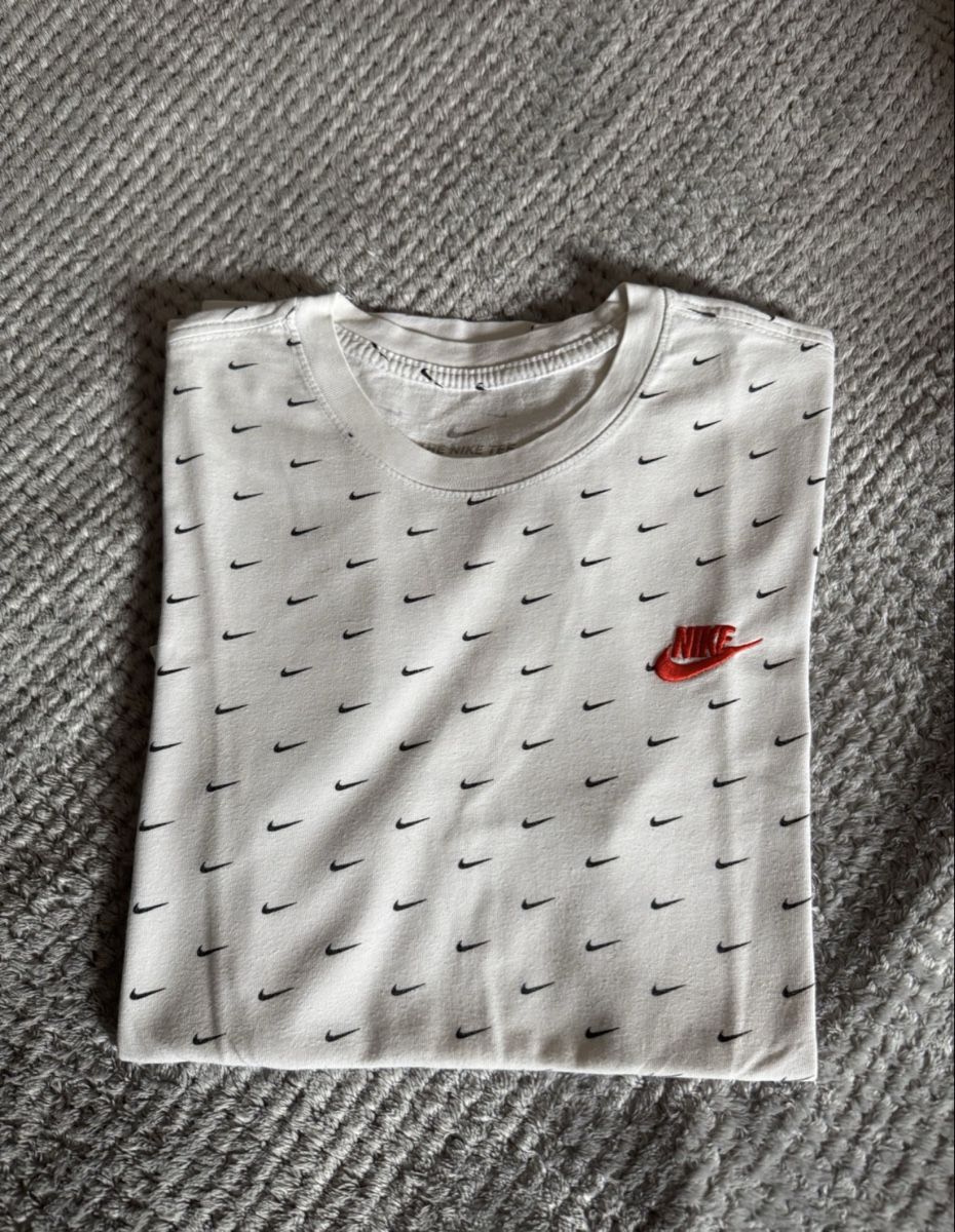 Nike T-shirts: T-SHIRT NIKE – D'occasion à Aigle par ama_n8k2