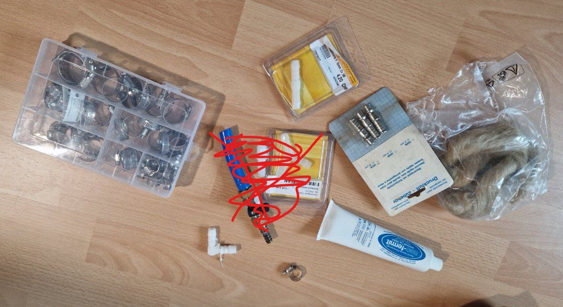 Tutti gli attrezzi: Sanitär-Installationsmaterial, diverse Teile – Nuovo (secondo la descrizione) da Zürich venduto da Korhal