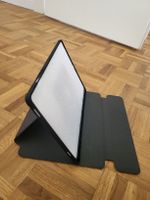 Praktisches Tablet-Case mit Bluetooth-Tastatur.