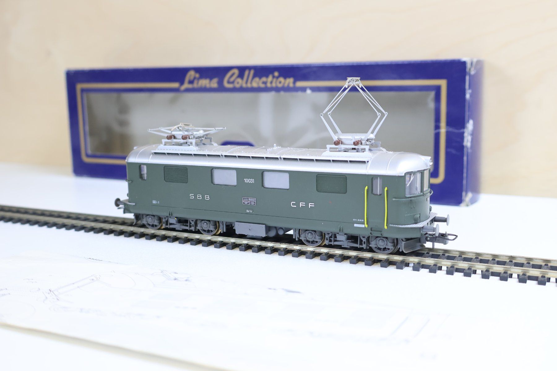 Lima Modellini di ferrovie: Lima Collection SBB Re 4/4 E-Lok - 208444 - H0 – Usato da Winterthur venduto da Monstera 3