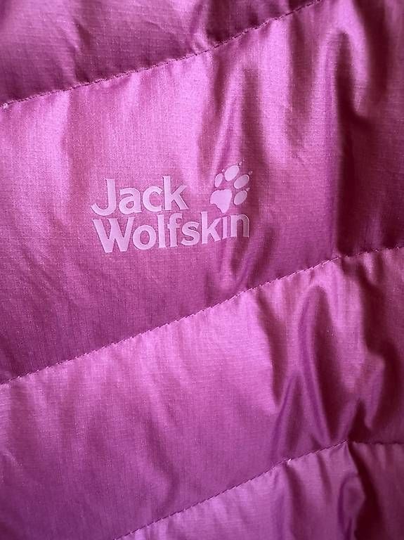 Jack Wolfskin Jacken: Jack Wolfskin Daunenjacke, S – Gebraucht aus Emmenbrücke von Bellamamma 1