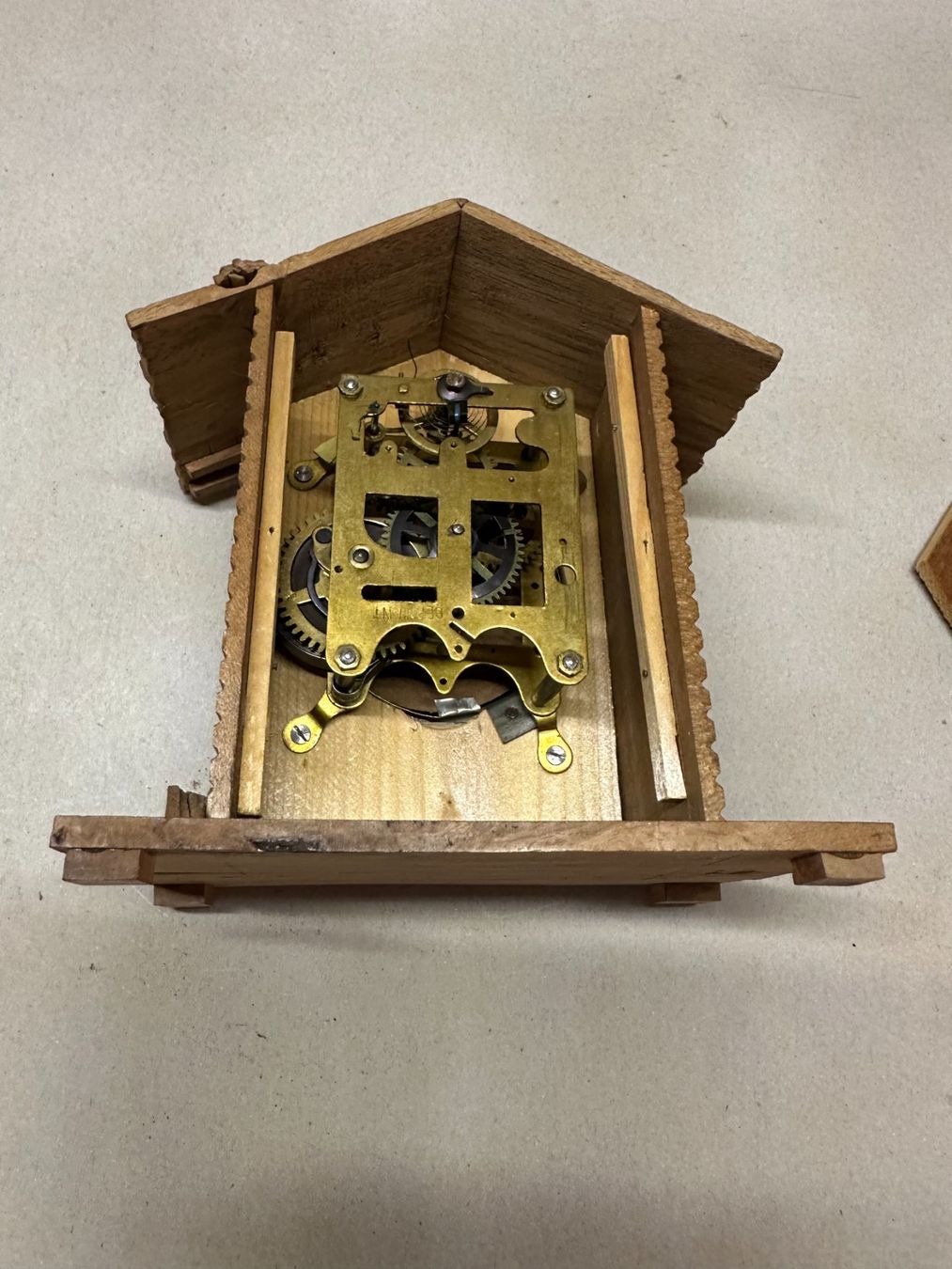 Orologi da terra & Orologi da parete: Brienzerchalet mit Uhr – Usato da Mühlethal venduto da Buntfarbe 1
