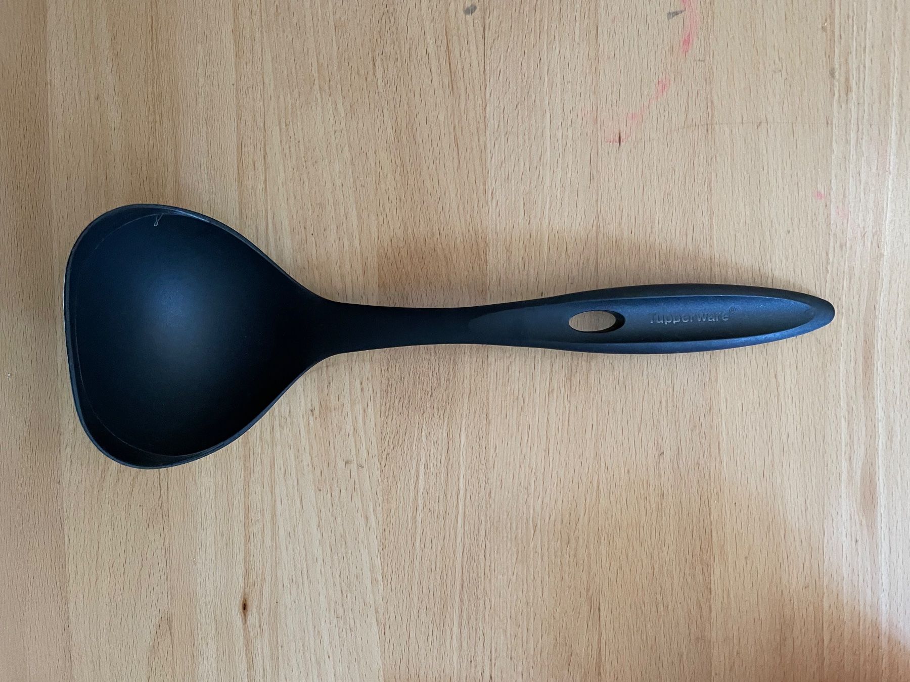 Tupperware Cucchiai: Suppenkelle schwarz von Tupperware – Usato da Cham venduto da 2eye