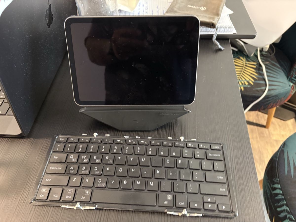 Apple Tablettes PC: Apple iPad mini (A17 Pro) – D'occasion à Wettingen par den_x2qq 9