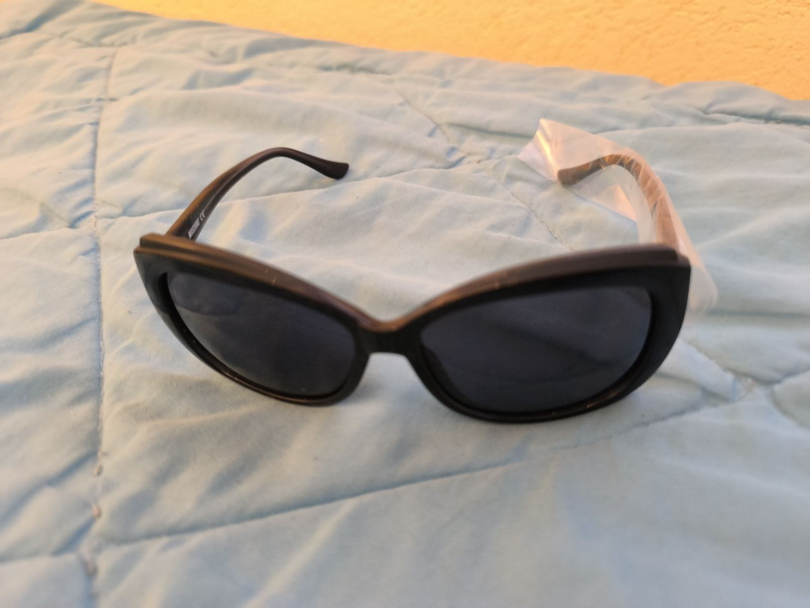 Moschino Occhiali & Lenti: Moschino Sonnenbrille NEU – Nuovo (secondo la descrizione) da Winterthur venduto da Tinot