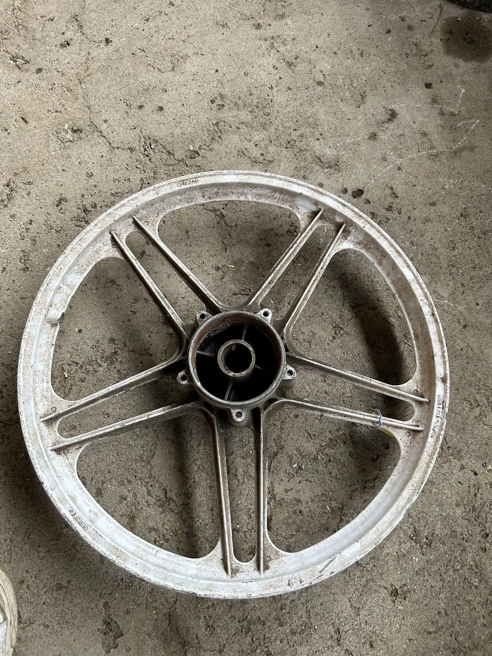 Puch Mofa-Ersatzteile: Mofa Gussfelgen Hinterrad 17 Zoll – Gebraucht aus Fahrni b. Thun von berger_tuning34 3