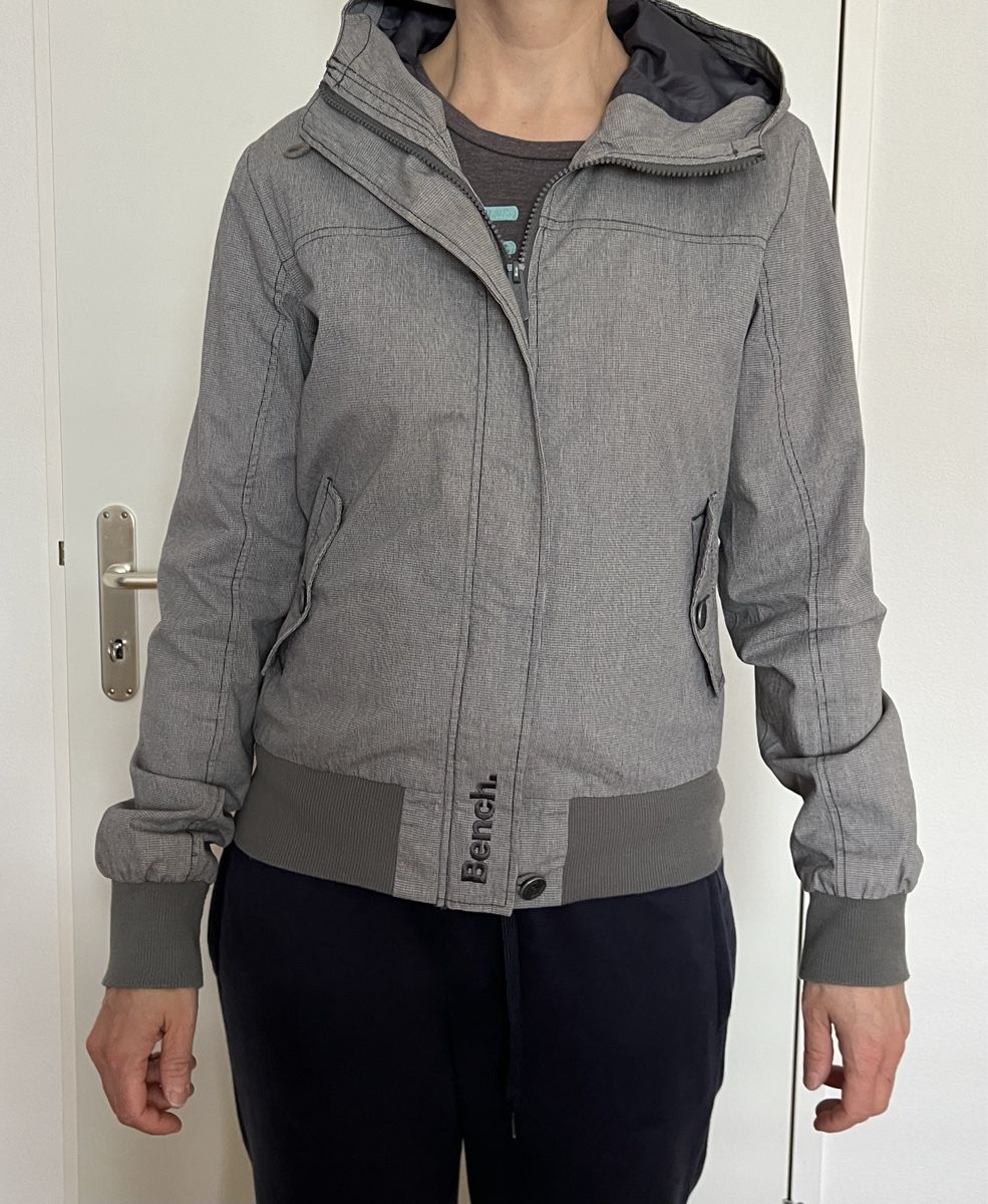 Bench Giacche: Bench Damen Jacke Grösse L – Usato da Herisau venduto da weltebummler 1