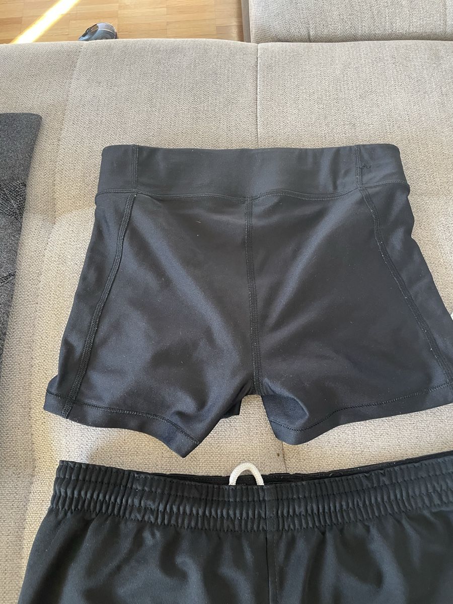 Lotti di vestiti: Sportset – Usato da Römerswil LU venduto da Schuerchl 3