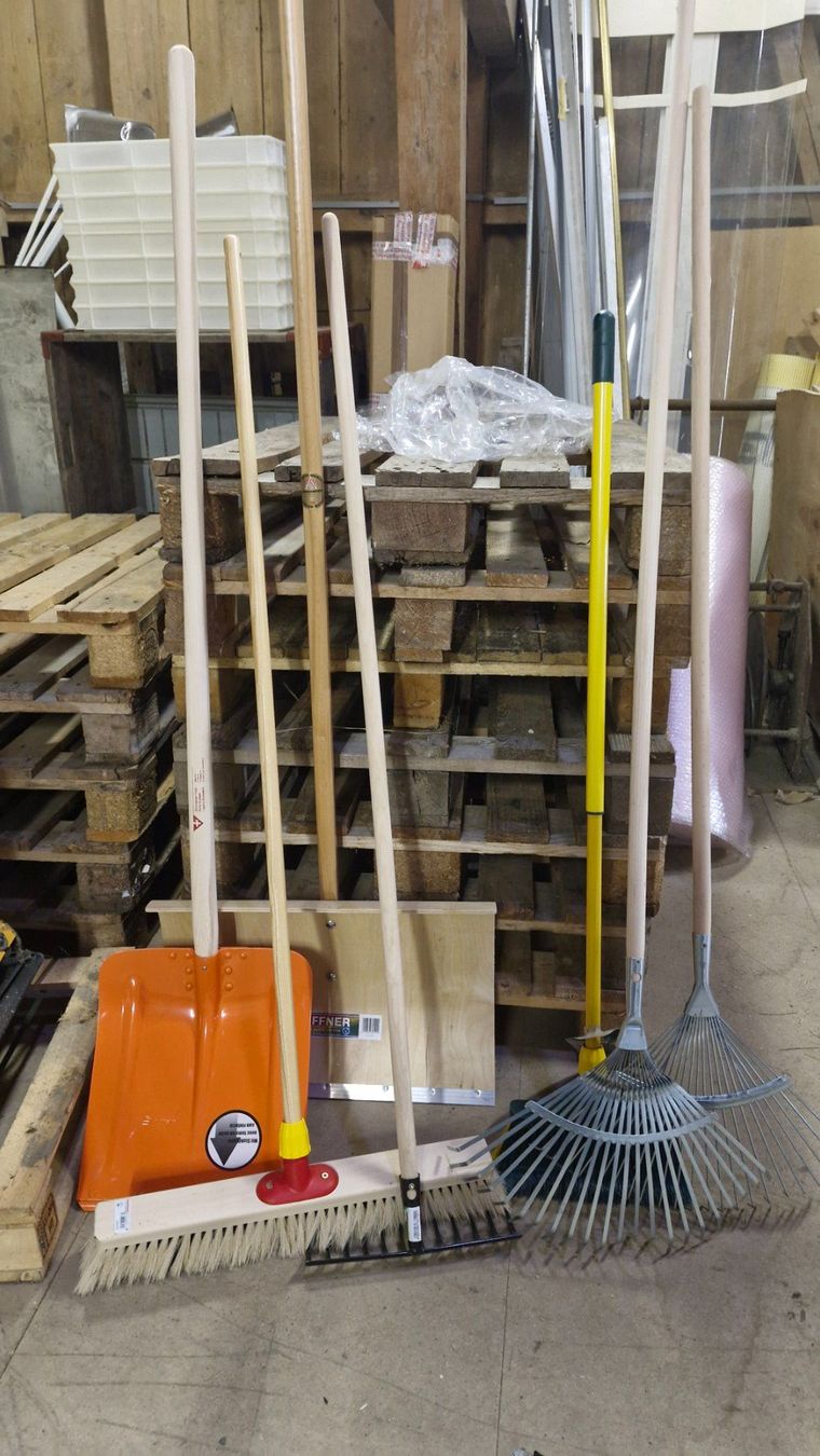 Alle Werkzeuge: Garten Werkzeug Set – Neu und originalverpackt aus Dorf von Zur-Lingg