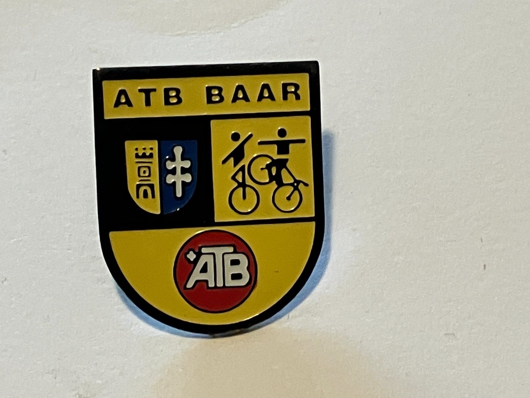 Placchette & Badge: 1 Pin ATB Baar – Usato da Basel venduto da djwwpp