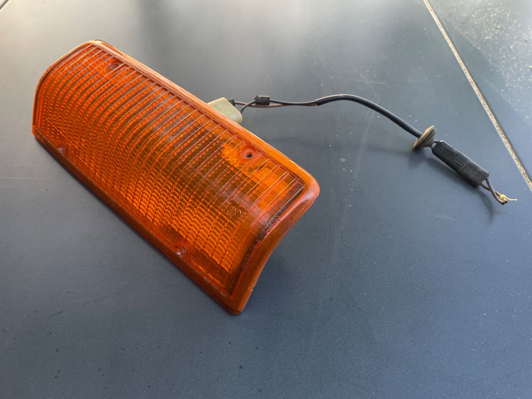 Ford Tutti pezzi di ricambio auto: Ford Transit Mk.2 : Blinker vorne links – Usato da Gletterens venduto da XBHS7412