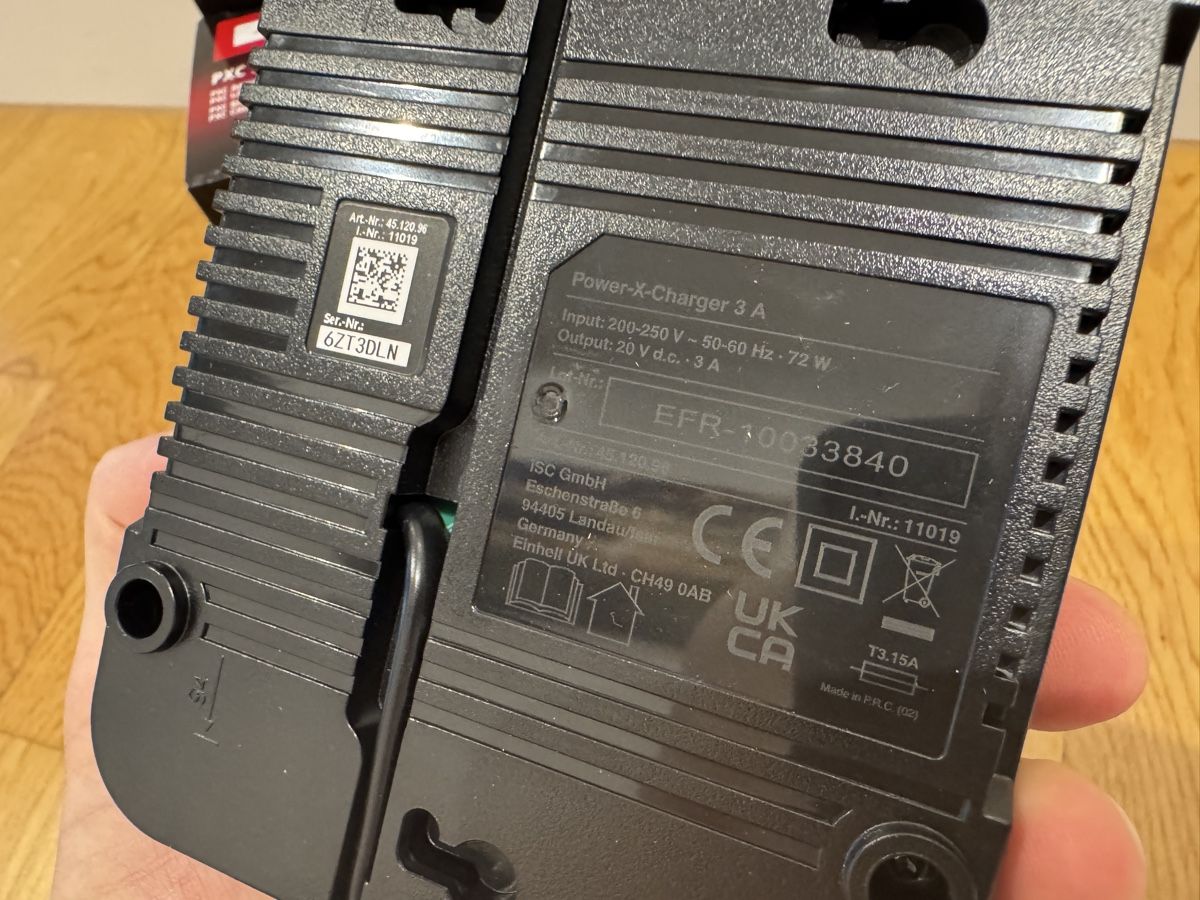 Einhell Chargements: Neues Einhell Ladegerät  – Neuf avec emballage d'origine à Zug par subaru1942 1