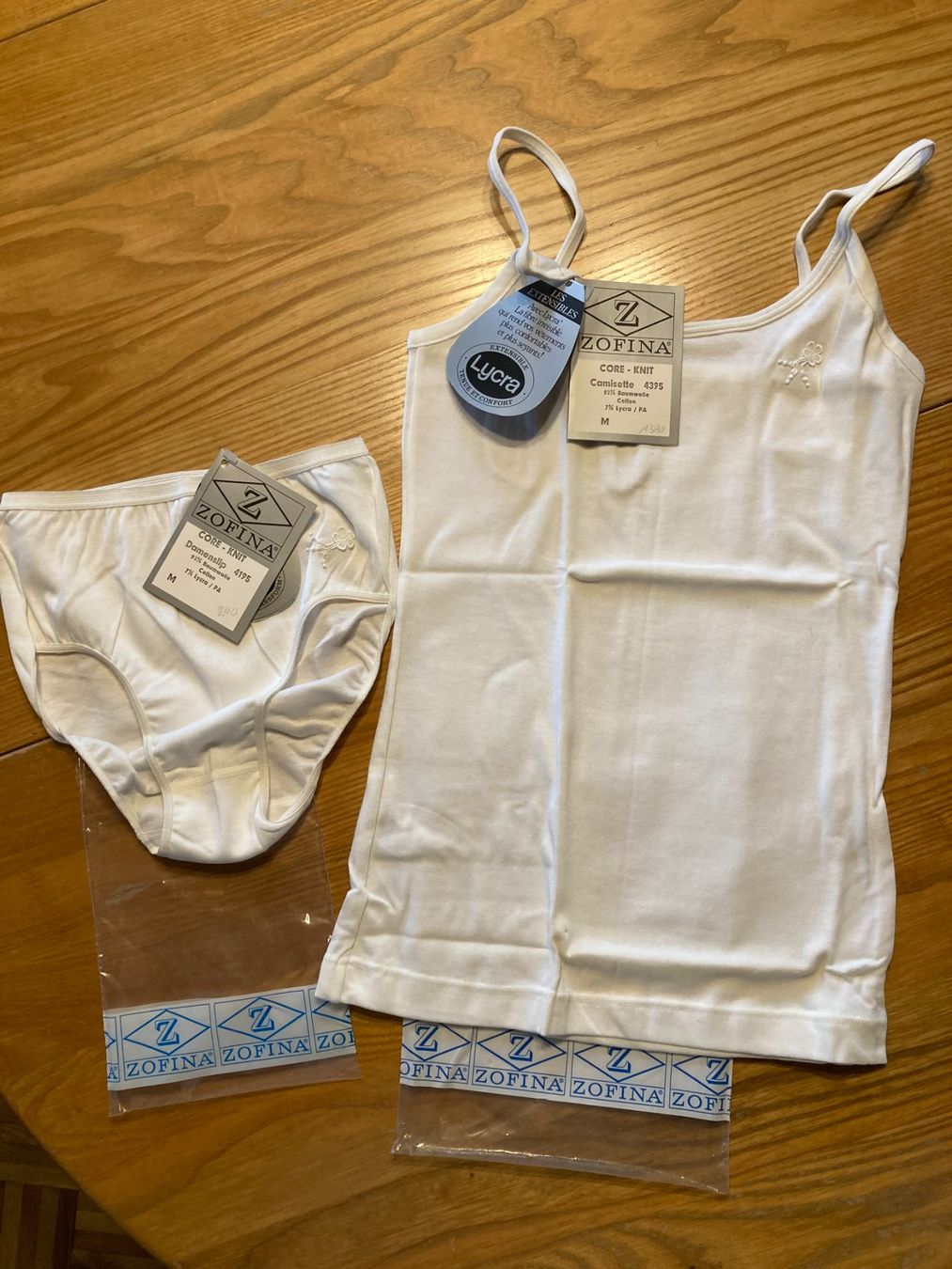 Altra biancheria intima: Top – Nuovo (secondo la descrizione) da Balsthal venduto da dasesaro