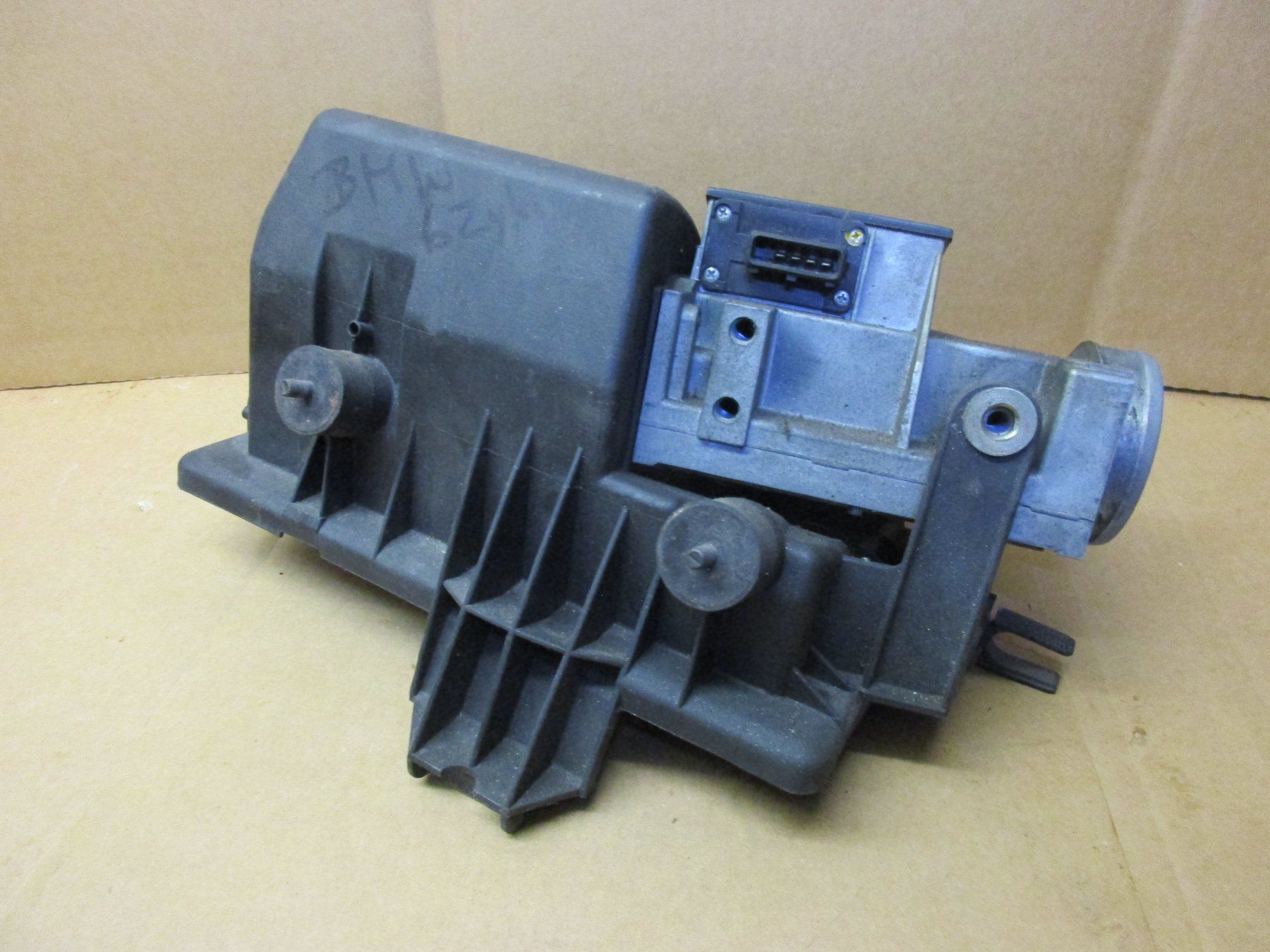 BMW Alle Autoersatzteile: BMW  E28  E30  Luftmassenmesser Bosch 0 280 202 083 – Gebraucht aus Ennetmoos von Truckdiver 2