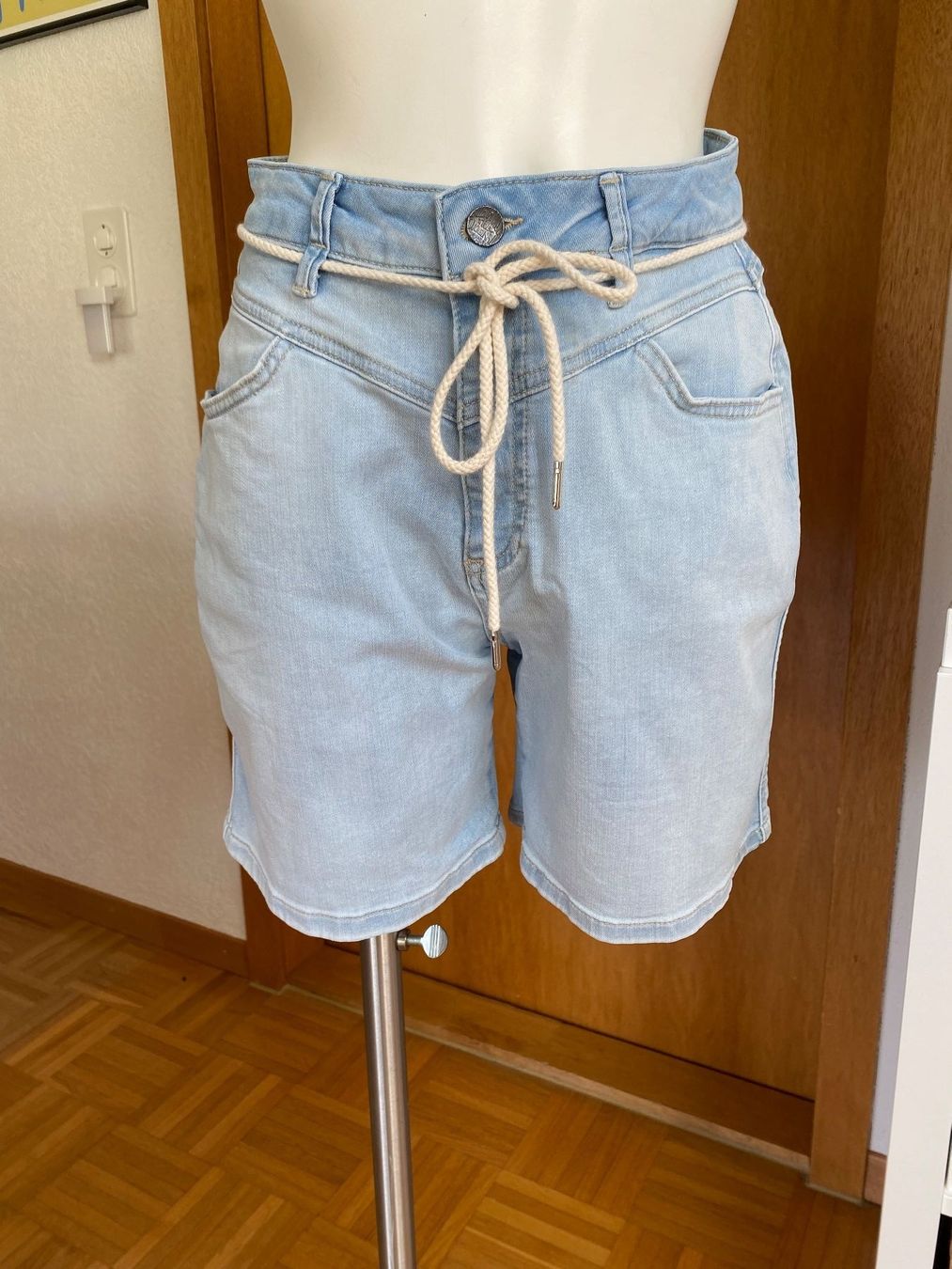 Jeans: short Gr. XXS – Nuovo (secondo la descrizione) da Elfingen venduto da yaris100