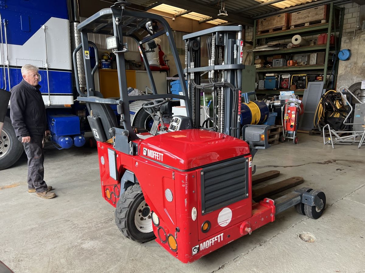 Carrelli elevatori e a forche: Moffett Mitnehmstapler Geländestapler – Usato da Gansingen venduto da Immotrans 2