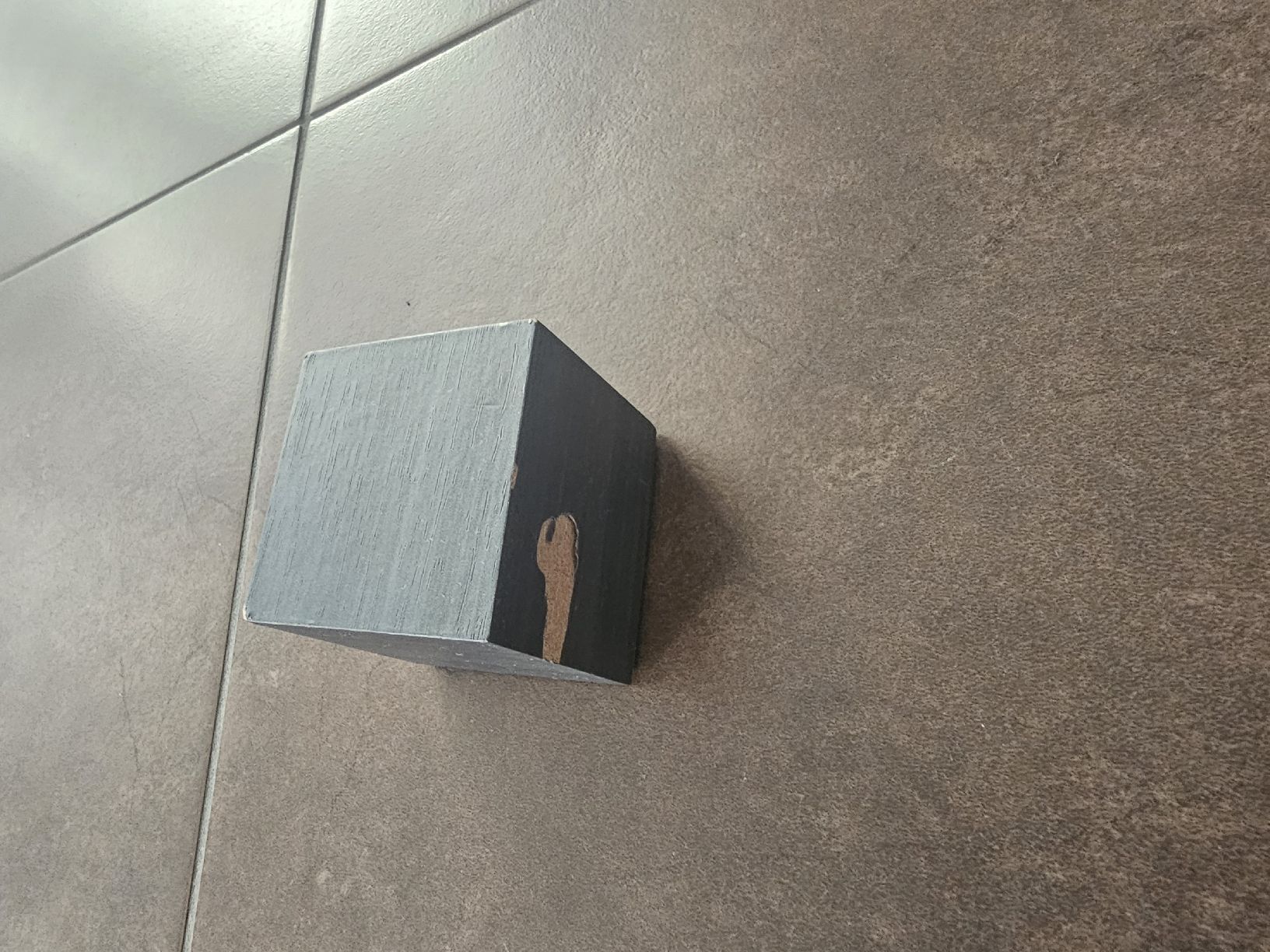 Sveglie: Réveil design original en bois gris – Usato da Bulle venduto da Bflowx 2