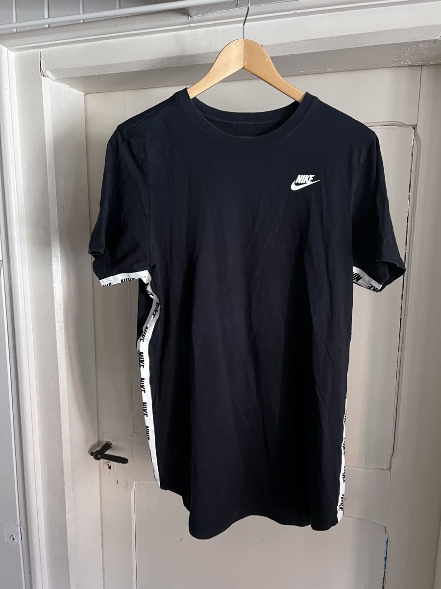Nike T-shirt: T-shirt long Nike | Taille M – Usato da Charmey (Gruyère) venduto da ya_12