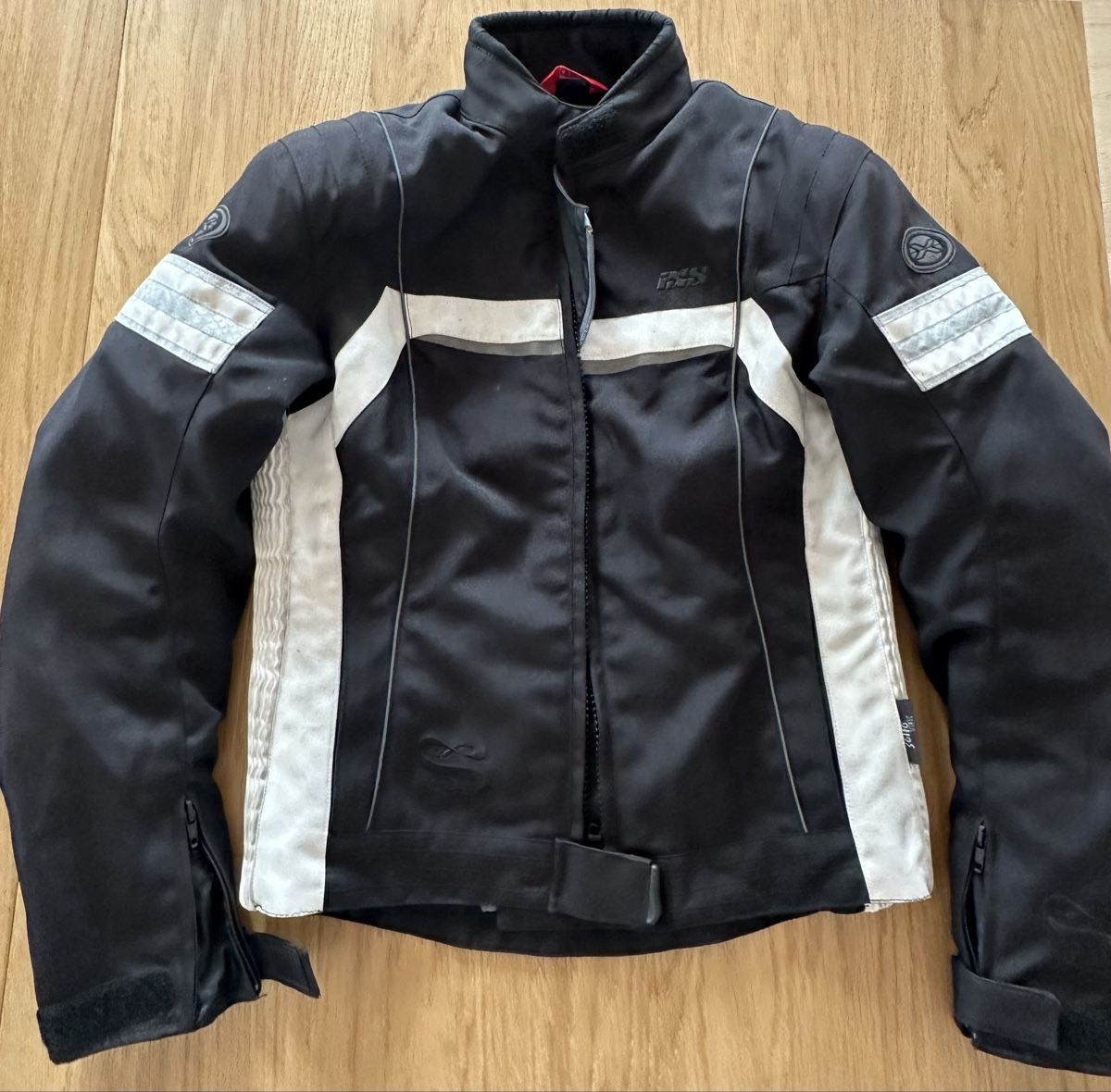IXS Jacken: iXS Motorradjacke Damen  – Gebraucht aus Rifferswil von n.megert