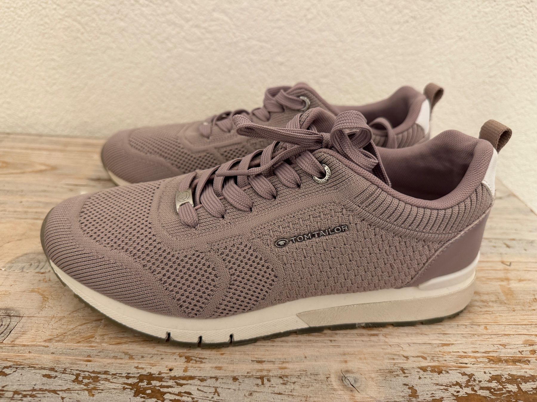 Tom Tailor Damenschuhe: Damen Sneaker Tom Tailor, Grösse 39 – Gebraucht aus Wolfwil von Inseider12 3