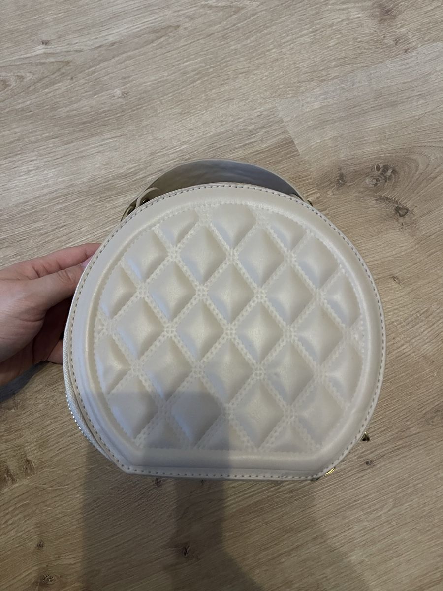 Shein Taschen für Damen: Handtasche rund, hellbeige – Gebraucht aus Bremgarten AG von arl_8nbf
