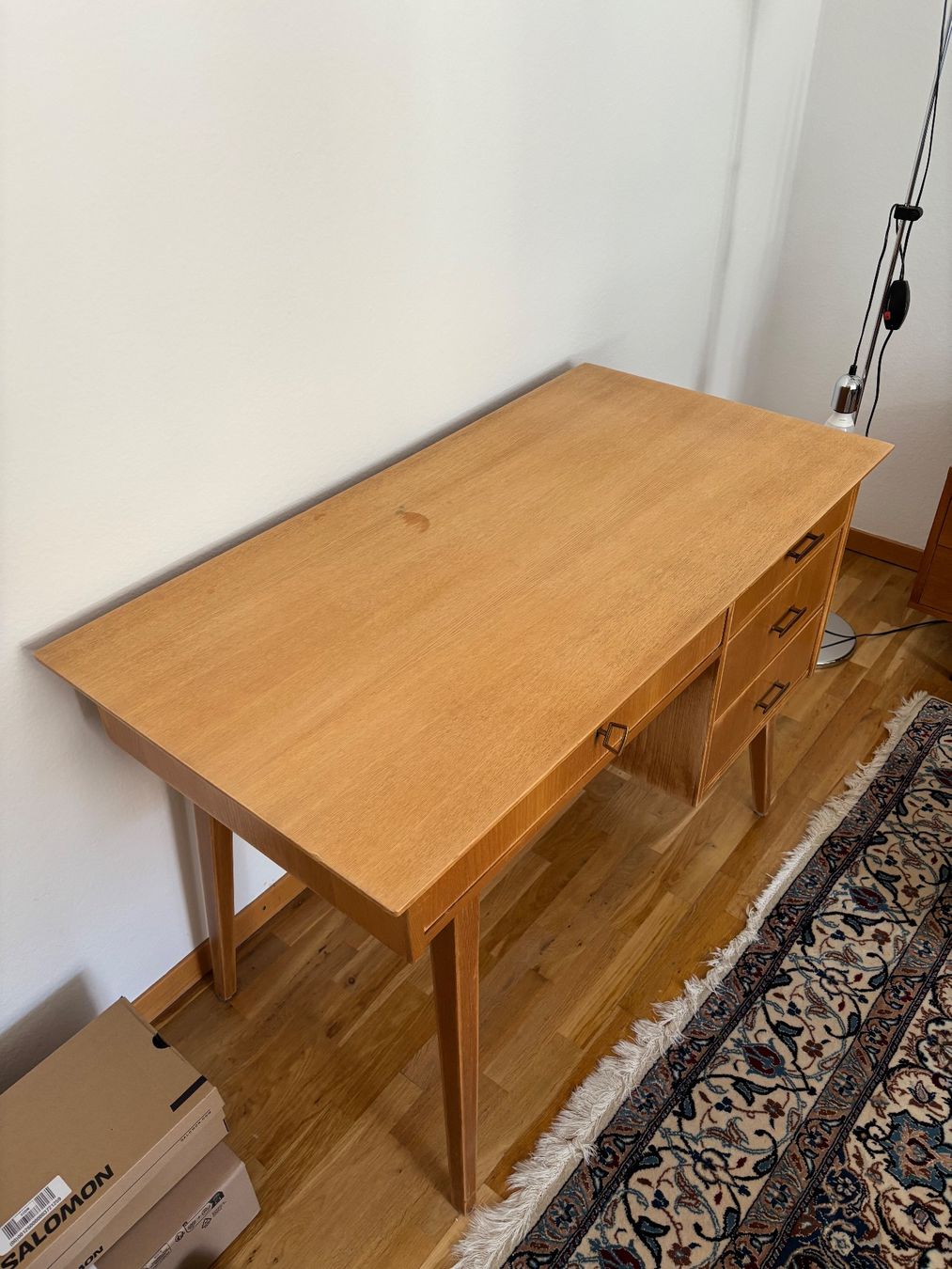 Scrivanie: Midcentury Schreibtisch aus Holz – Usato da Zürich venduto da milenafischer 1