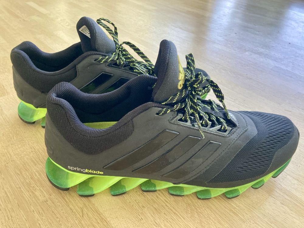 Adidas Springblade Laufschuhe 43 1 3 schwarz grun neuwertig Kaufen auf Ricardo