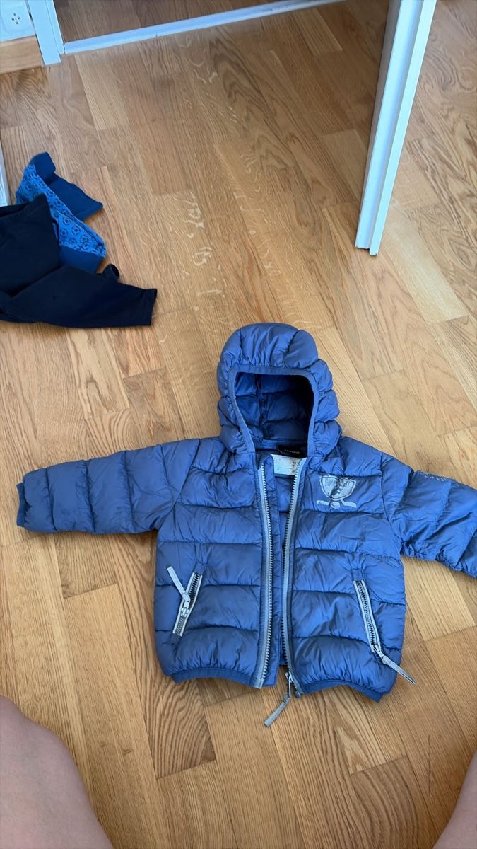 Jacken & Mäntel: Blaue Daunenjacke grösse 80 – Gebraucht aus Moosseedorf von ali_2c6z