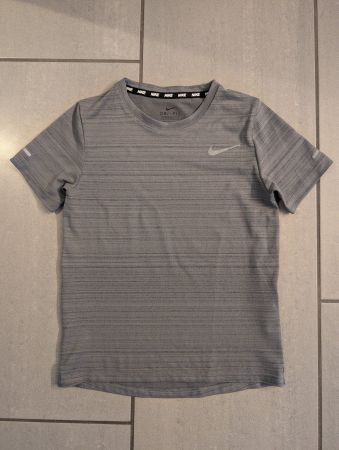 *** Trainings-Shirt Nike Drifit - wie NEU ***