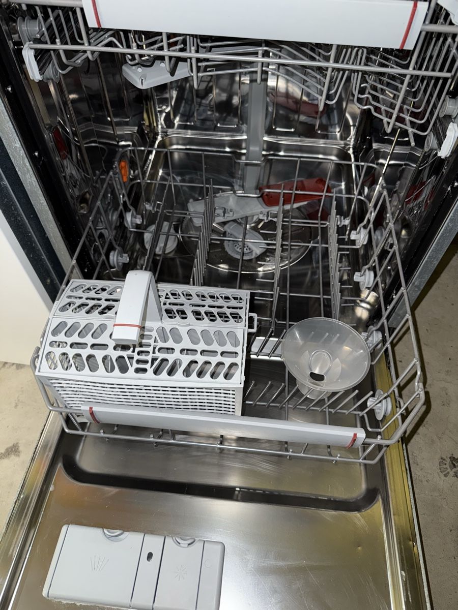 Electrolux Lavastoviglie: Electrolux Geschirrspüler 55Cm A+++ CH Norm – Usato da Kilchberg ZH venduto da Rei_9 5