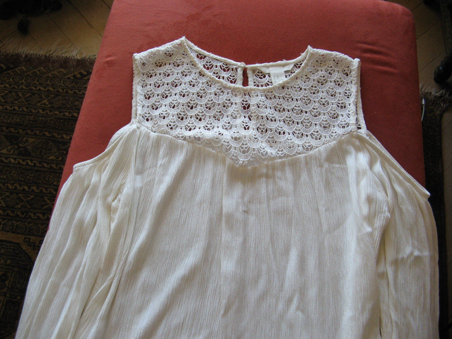 H&M Camicette: Bluse schulterfrei Gr. 44 von H&M – Usato da Zürich venduto da apil 7