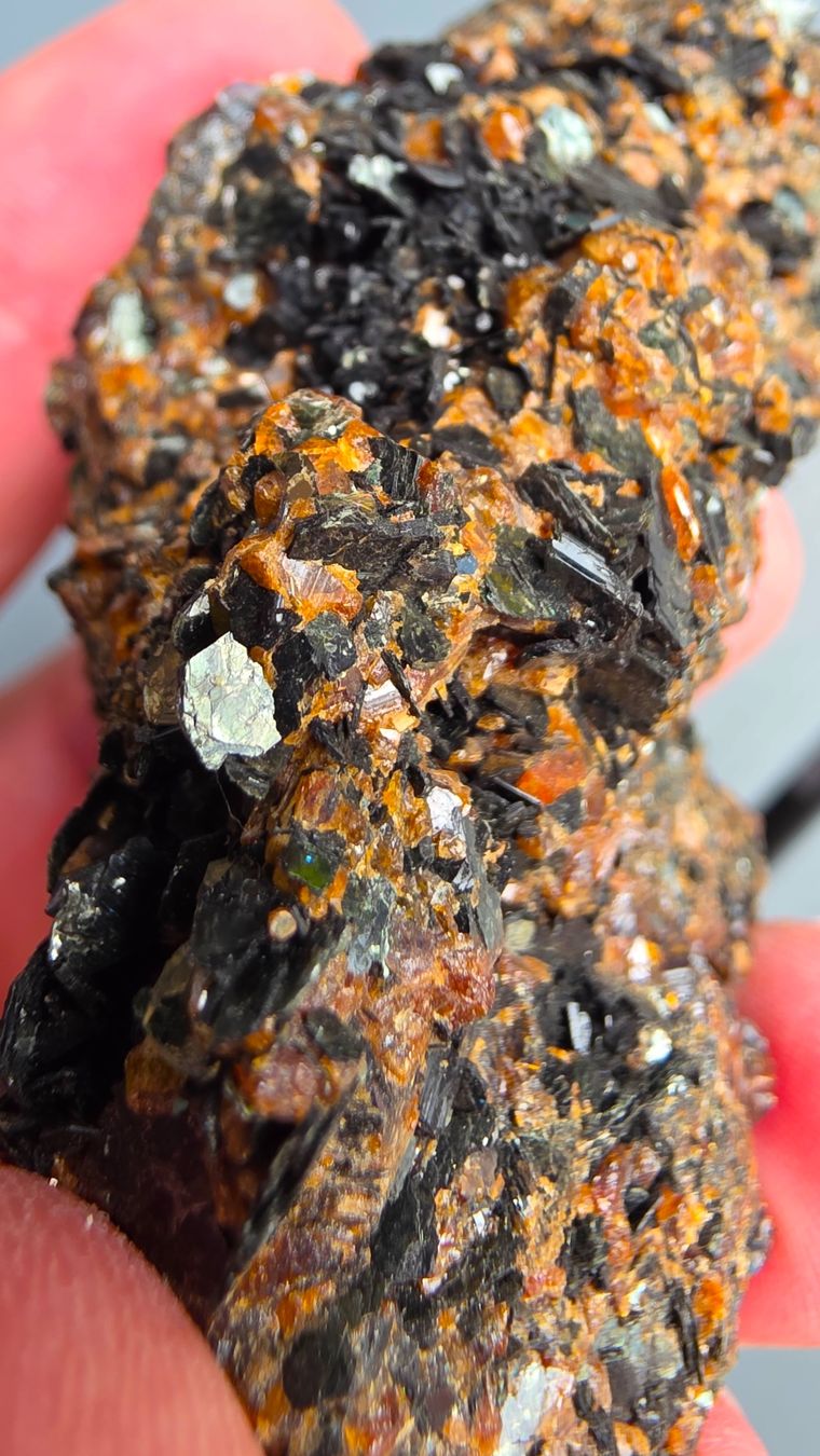 Mineralien & Heilsteine: Magnetite, Phlogopite & Garnet from Monte Somma Vesuvius – Gebraucht aus Figino von panshop 4