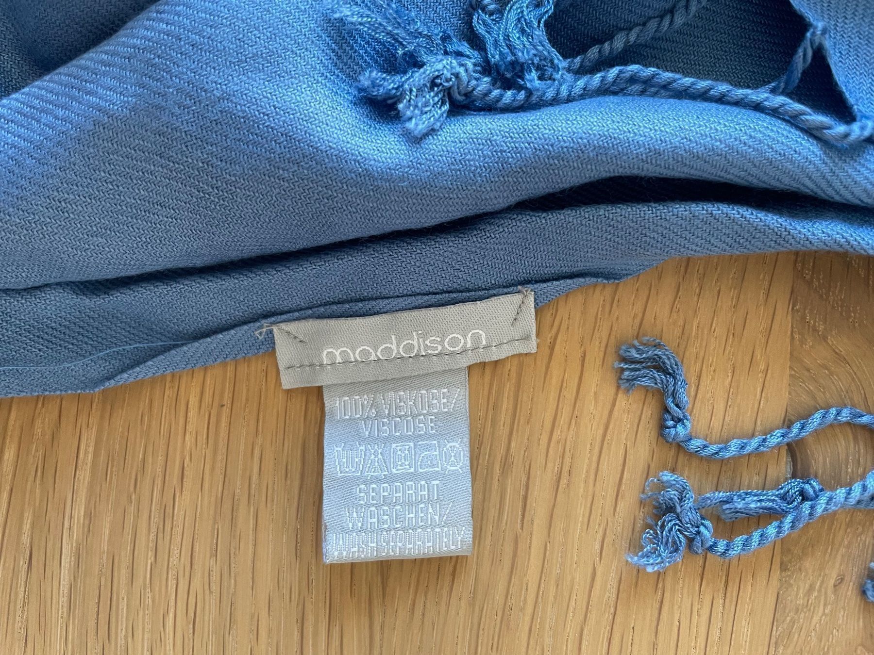 Foulard & Sciarpe: Blauer Schal von Madison – Nuovo (secondo la descrizione) da Chur venduto da adien 2