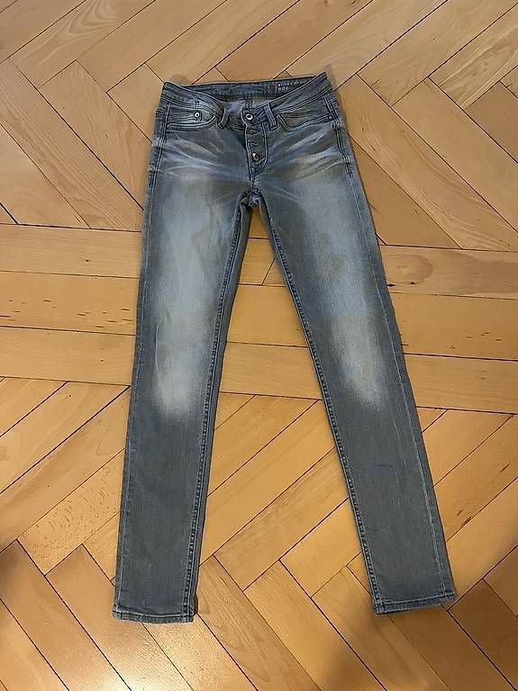 Jeans: Esprit Jeans grau 25/32 wie neu – Gebraucht aus st.gallen von knuud