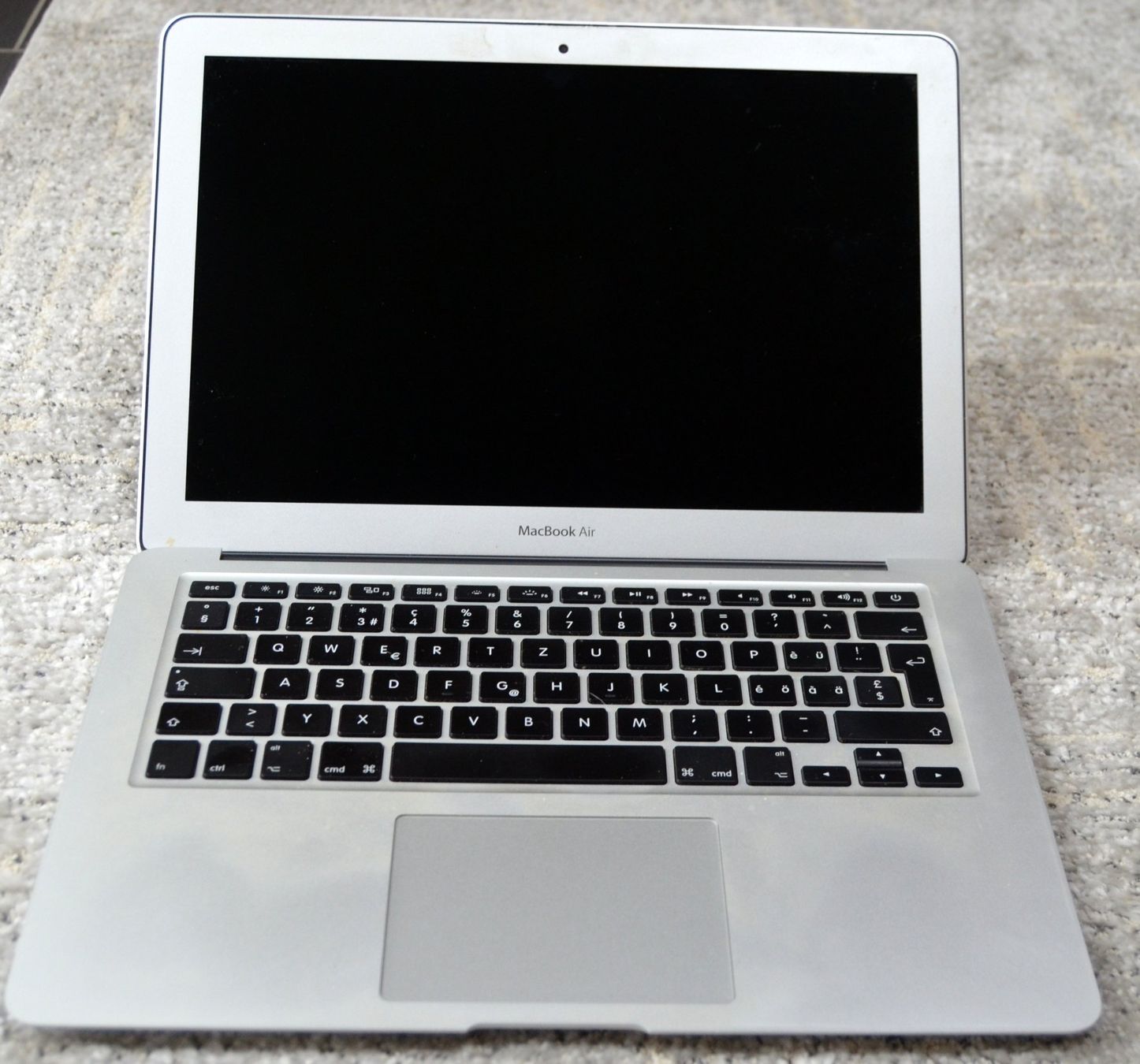 Apple Notebooks: Apple Macbook Air A1466 i5  13" – Defekt aus Collonges von arashee
