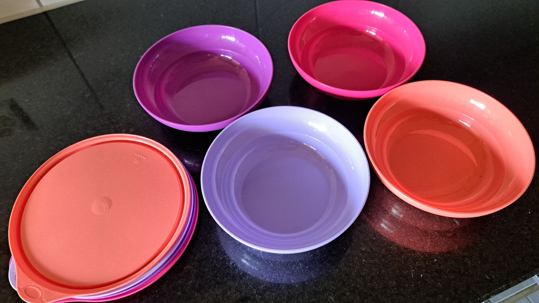 Tupperware Contenitori & Simili: Diverse Tupperware mit Deckel – Usato da Allschwil venduto da Sternenhimmel28 2