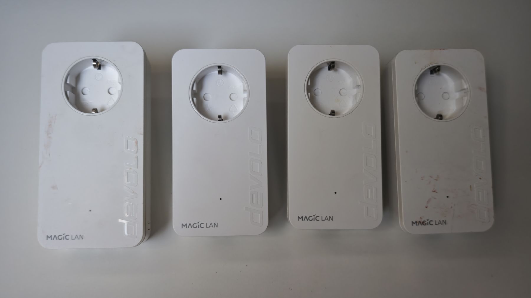 Devolo Unità & Adattatore: 4 Devolo Powerline Adapter – Usato da Baar venduto da SWISS1 1